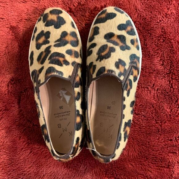 Leopard pony hair slip ons. - Picture 4 of 6